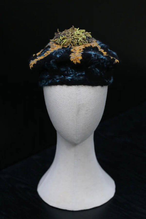 Vitelli sea urchin hat PFW23_VIT0044_01 orange black blue (PV16)